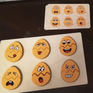 Jeu de puzzle d'association d'émotions reçu du client D****a.