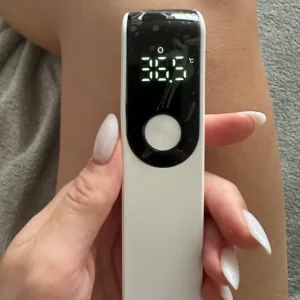 Reçu le Thermomètre Numérique Infrarouge Sans Contact du client H***e.