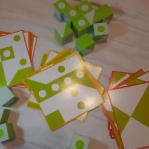 Reçu le puzzle de correspondance de blocs cachés du client J****a.