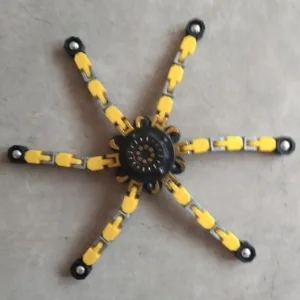 Reçu le Robot Fidget Spinner transformable du client A***a.
