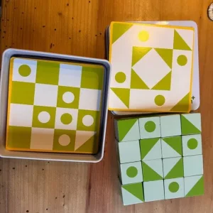 Reçu le puzzle de correspondance de blocs cachés du client S***e.