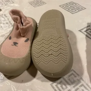 Reçu les Chaussures Chaussettes pour Bébé Premier Marcheur du client N***s.