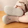 chaussures pour bébé, chaussures à enfiler, chaussures à chaussettes, chaussures pour premier marcheur, chaussures à semelle en caoutchouc