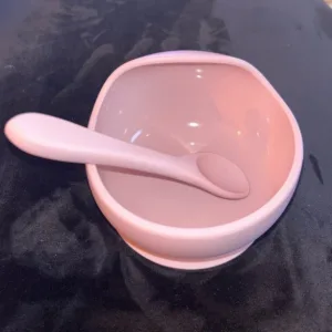 Bol en Silicone avec Cuillère à Aspiration reçu du client P****e.
