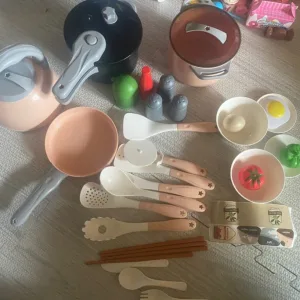 Reçu un Jeu de Cuisine pour Enfants Batterie de Cuisine Jouets de la part du client J****n.